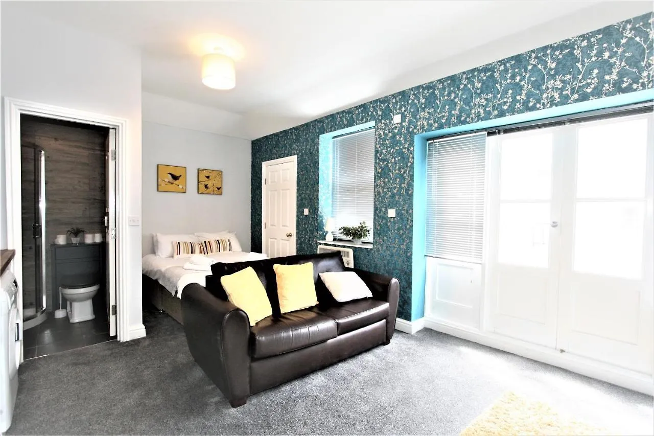 Central Serviced Apartments By Roomsbooked Cheltenham