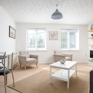 Apartment Lloyd Close - Close To Town Centre & Gchq, Cheltenham